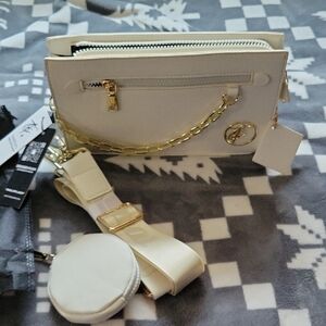 Tote & Carry NWT Beige White Bodega Sling Crossbody Bag Includes Dust Bag